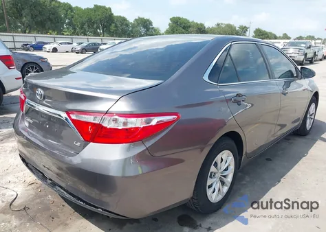 2015 Toyota Camry Le z USA, uszkodzony, nr VIN 4T4BF1FK8FR470561